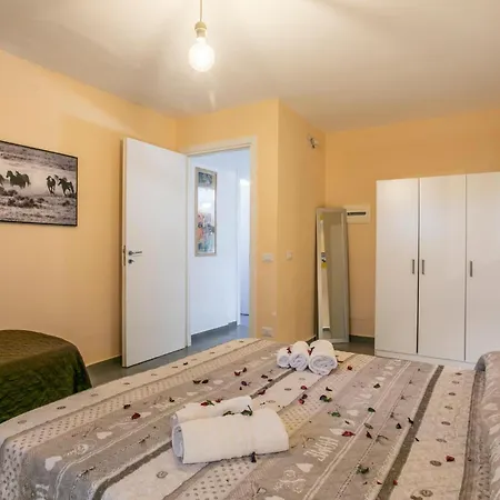 Beautiful In With Kitchen *